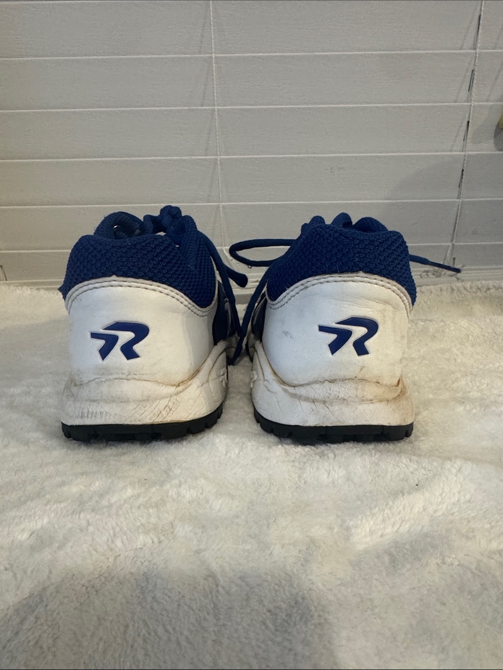 Youth Athletic Sneakers in White and Navy with R Logo